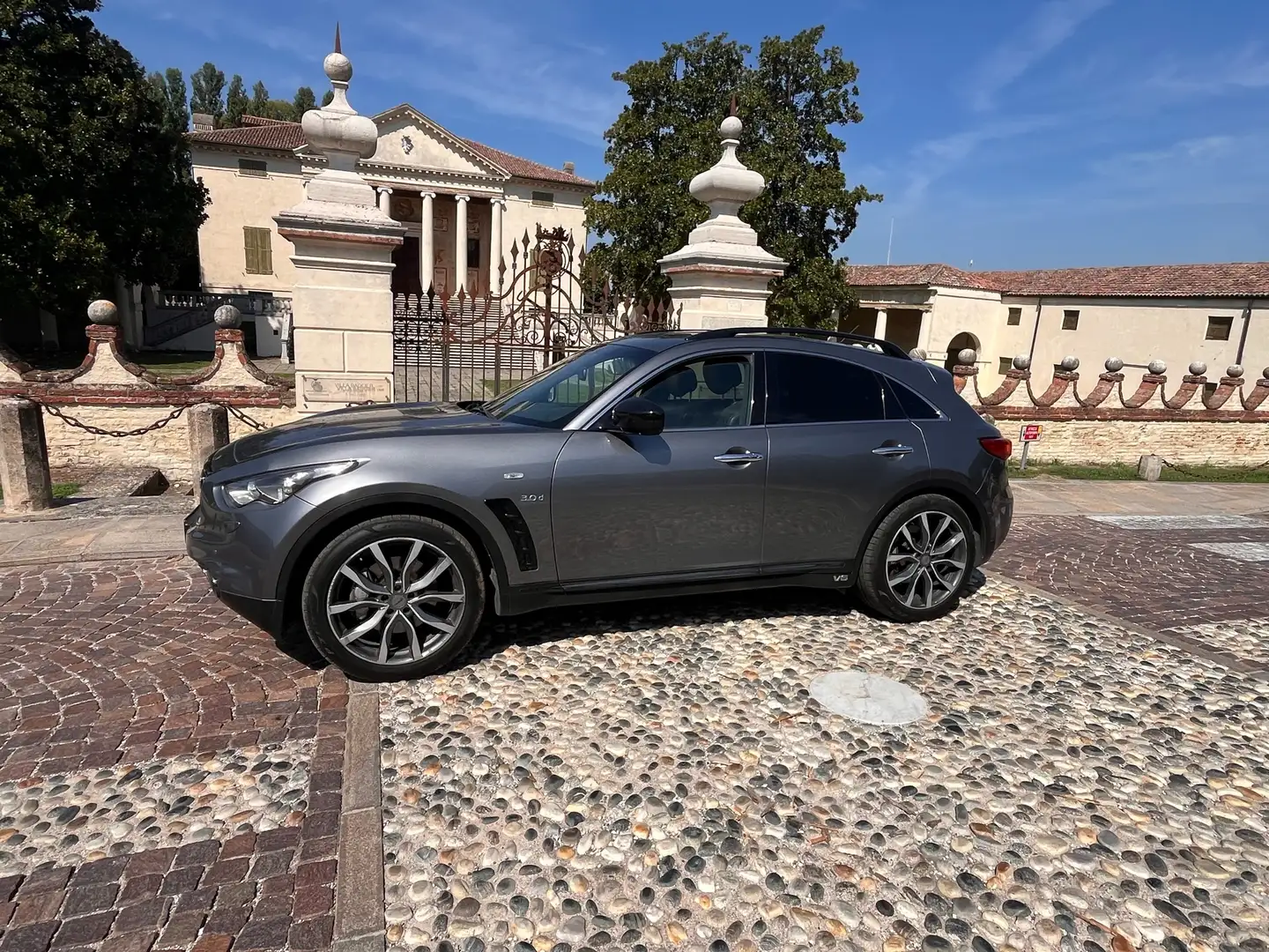 Infiniti FX QX70 (FX) 3.0d V6 S Premium auto FL Gri - 2