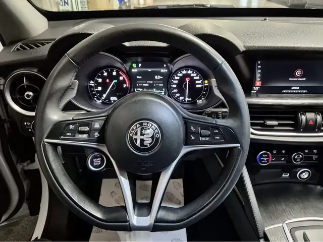Alfa Romeo Stelvio view 7
