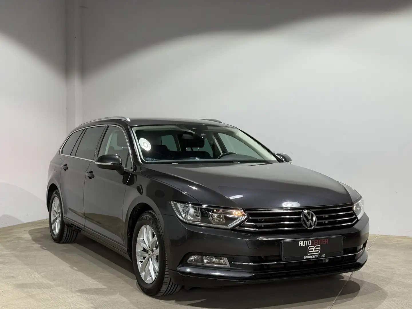 Volkswagen Passat Variant 1.8 TSI DSG Comfortline RFK Navi Grau - 2