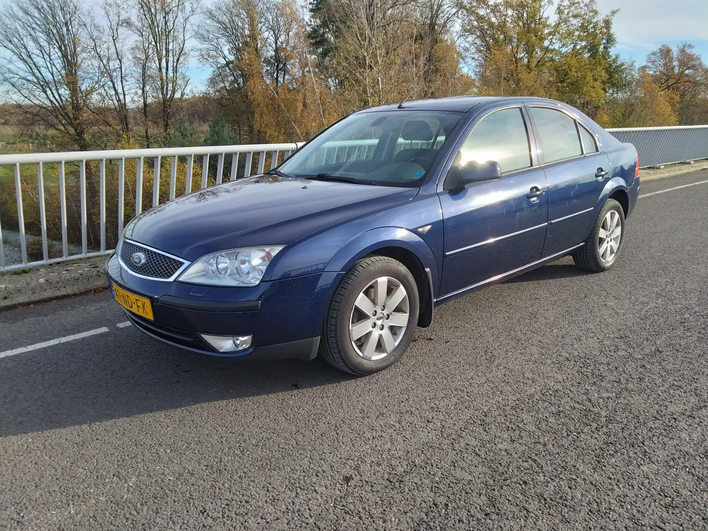 Ford Mondeo Mondeo 1.8-16V First Edition Blauw - 1