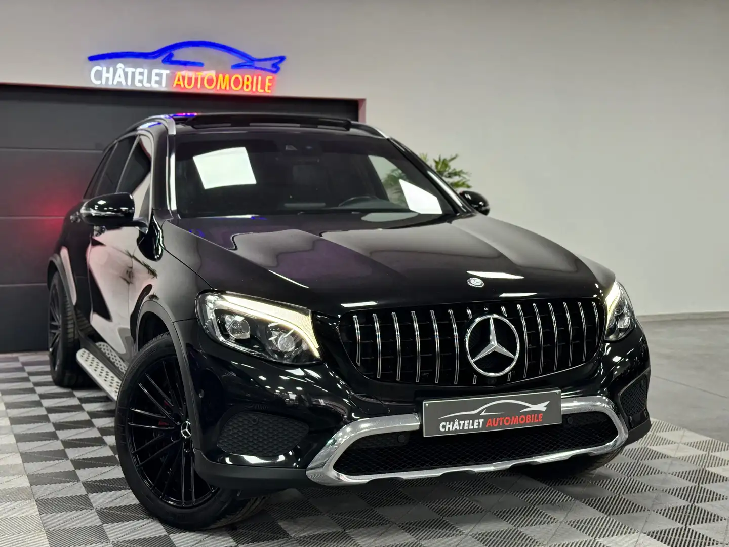 Mercedes-Benz GLC 220 d 4-Matic Schwarz - 2