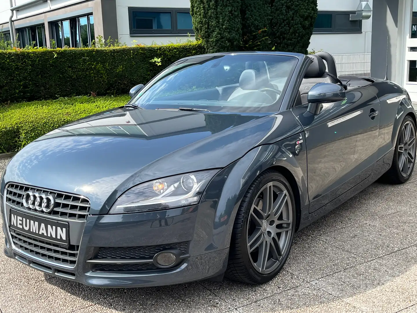 Audi TT 1.8 TFSI Roadster Grau - 2