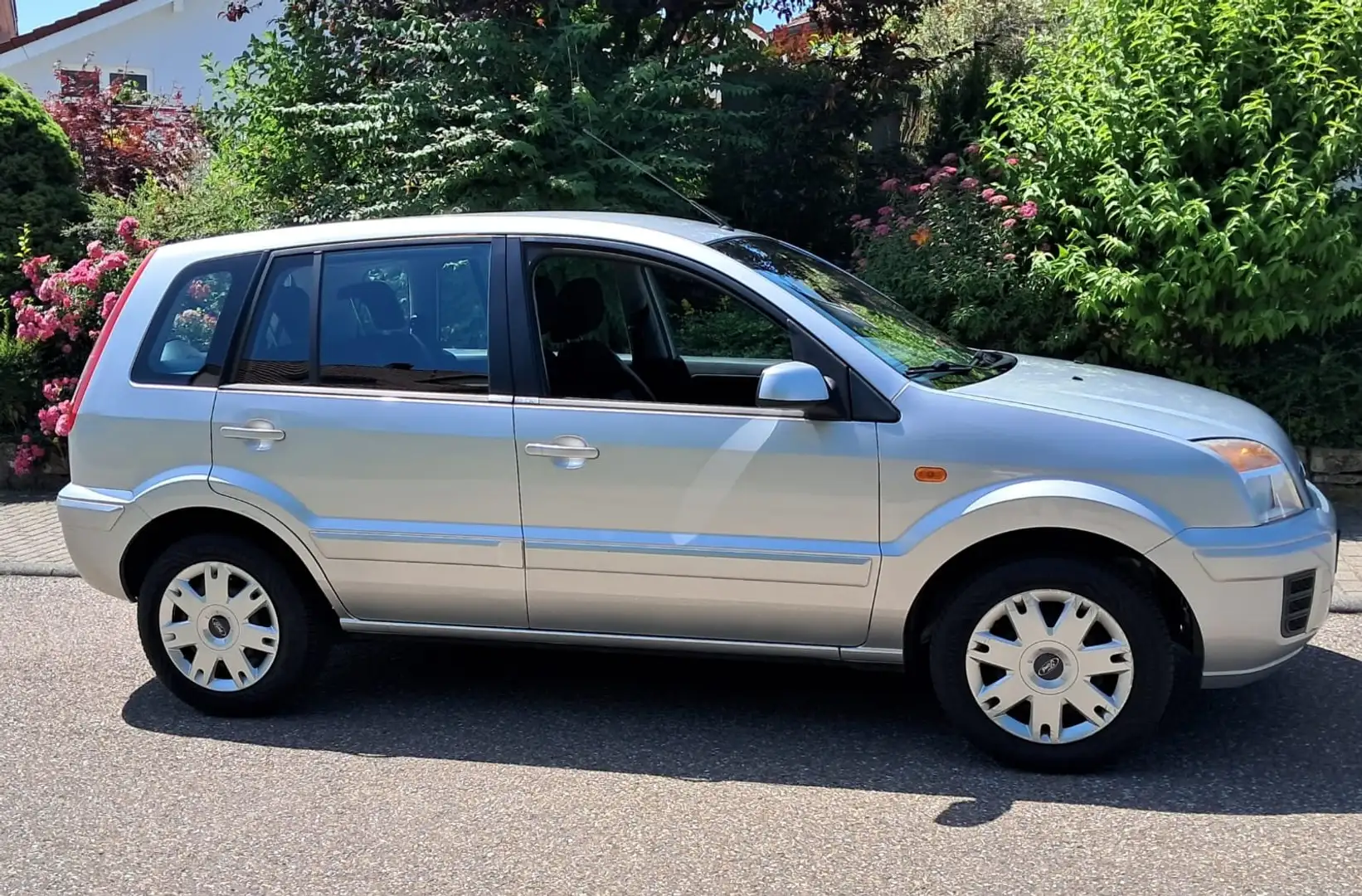 Ford Fusion Fusion 1.6 Style Silber - 2