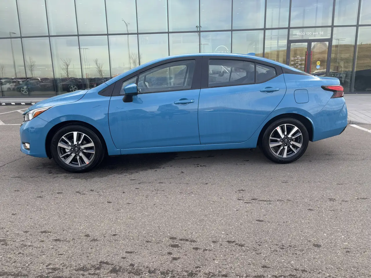 Nissan Versa снимка Nissan Versa
