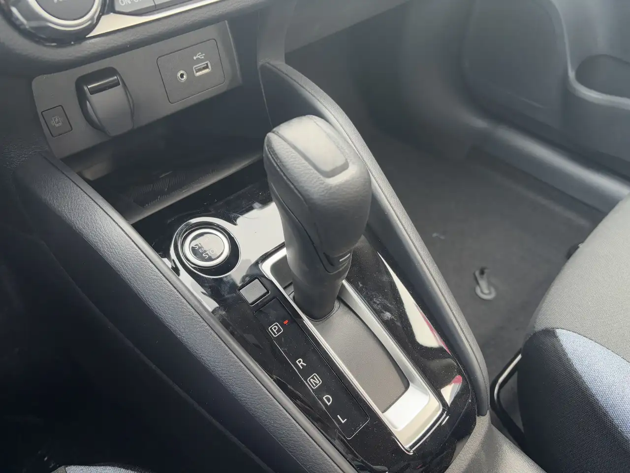 Nissan Versa снимка Nissan Versa
