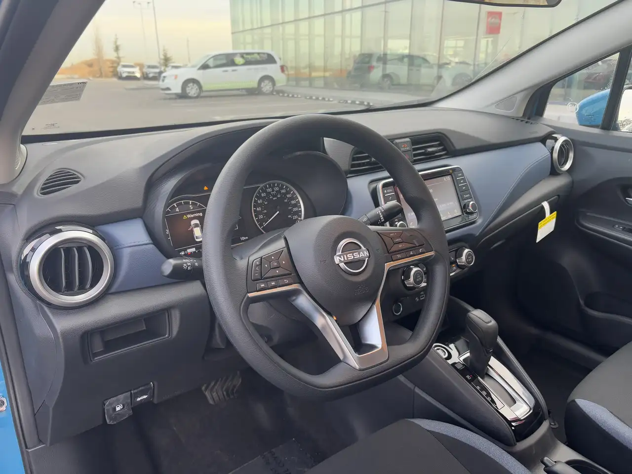 Nissan Versa снимка Nissan Versa