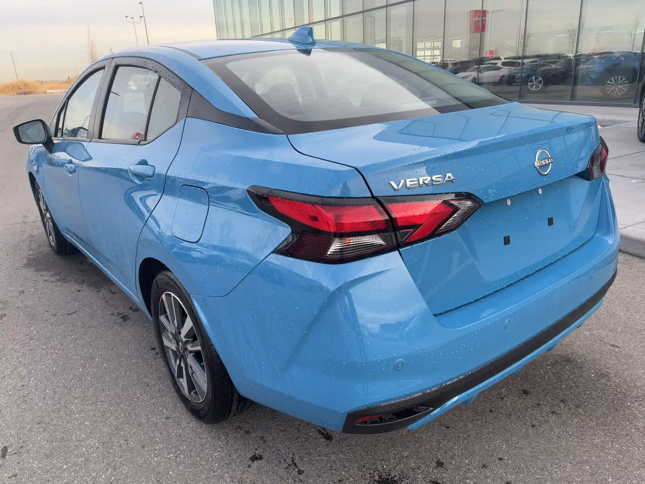 Nissan Versa снимка Nissan Versa