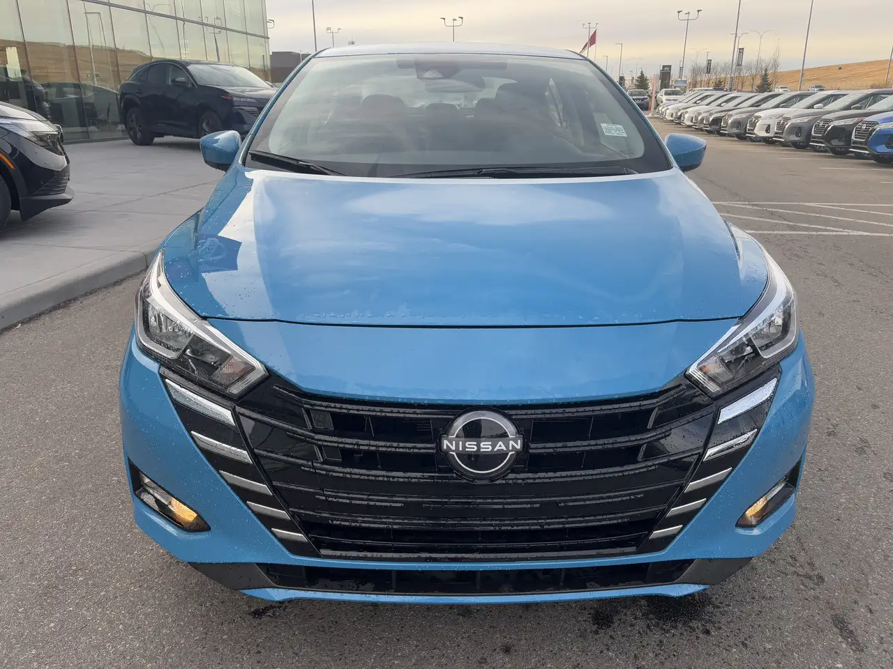 Nissan Versa снимка Nissan Versa