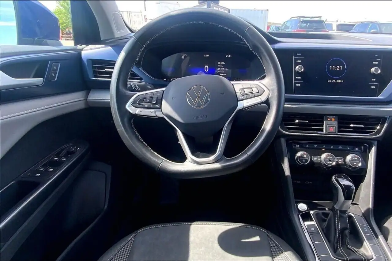 Volkswagen Taos photo Volkswagen Taos