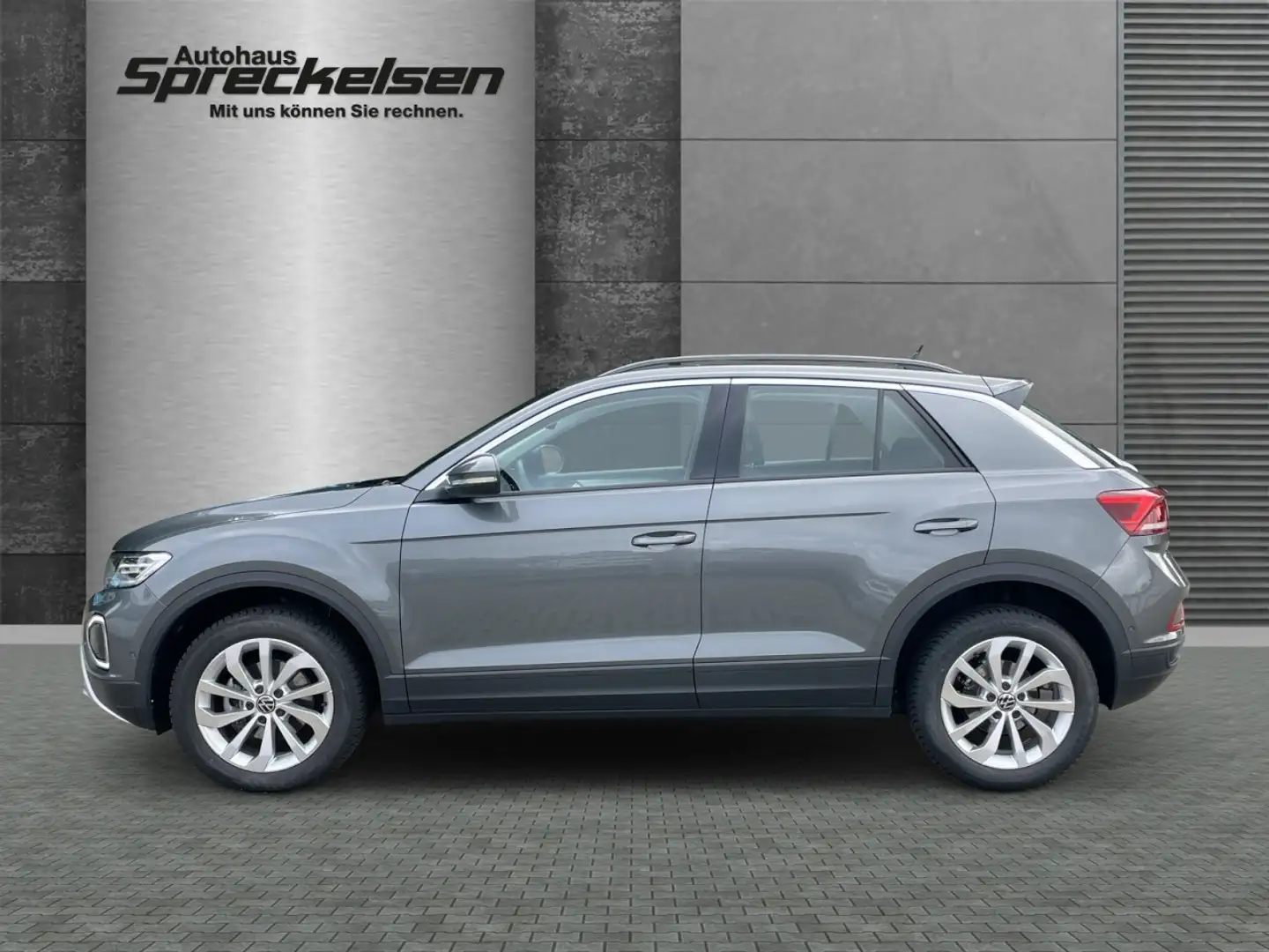 Volkswagen T-Roc 1.5 TSI++Life++Aut.++Matrix LED++ACC++ Klima Grijs - 2