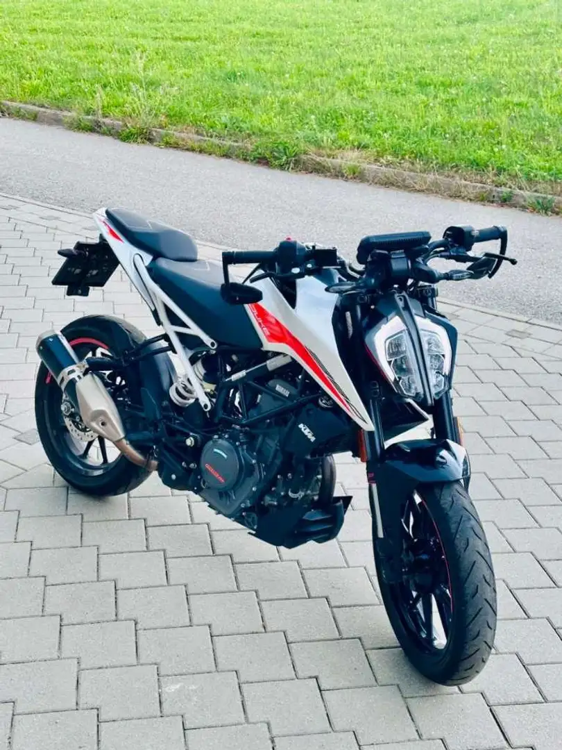 KTM 390 Duke Weiß - 1