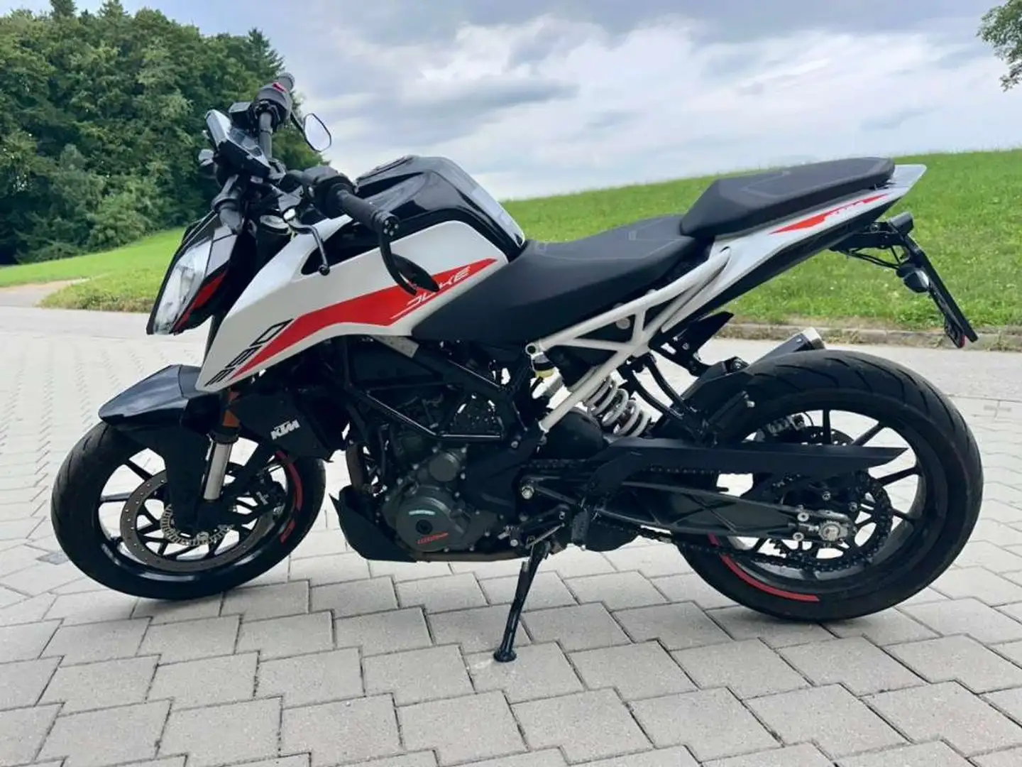KTM 390 Duke Weiß - 2