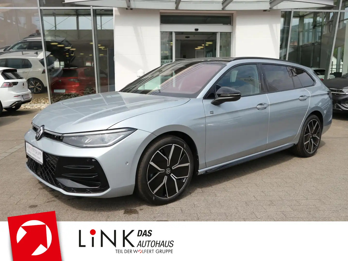 Volkswagen Passat Variant R-Line 2,0 TDI SCR (150 PS) DSG A Silber - 1