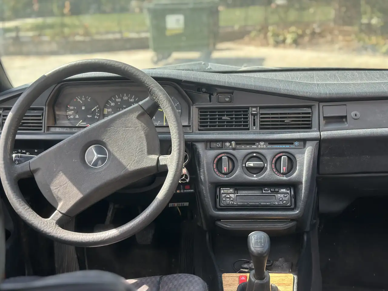 Mercedes-Benz 190, foto 6