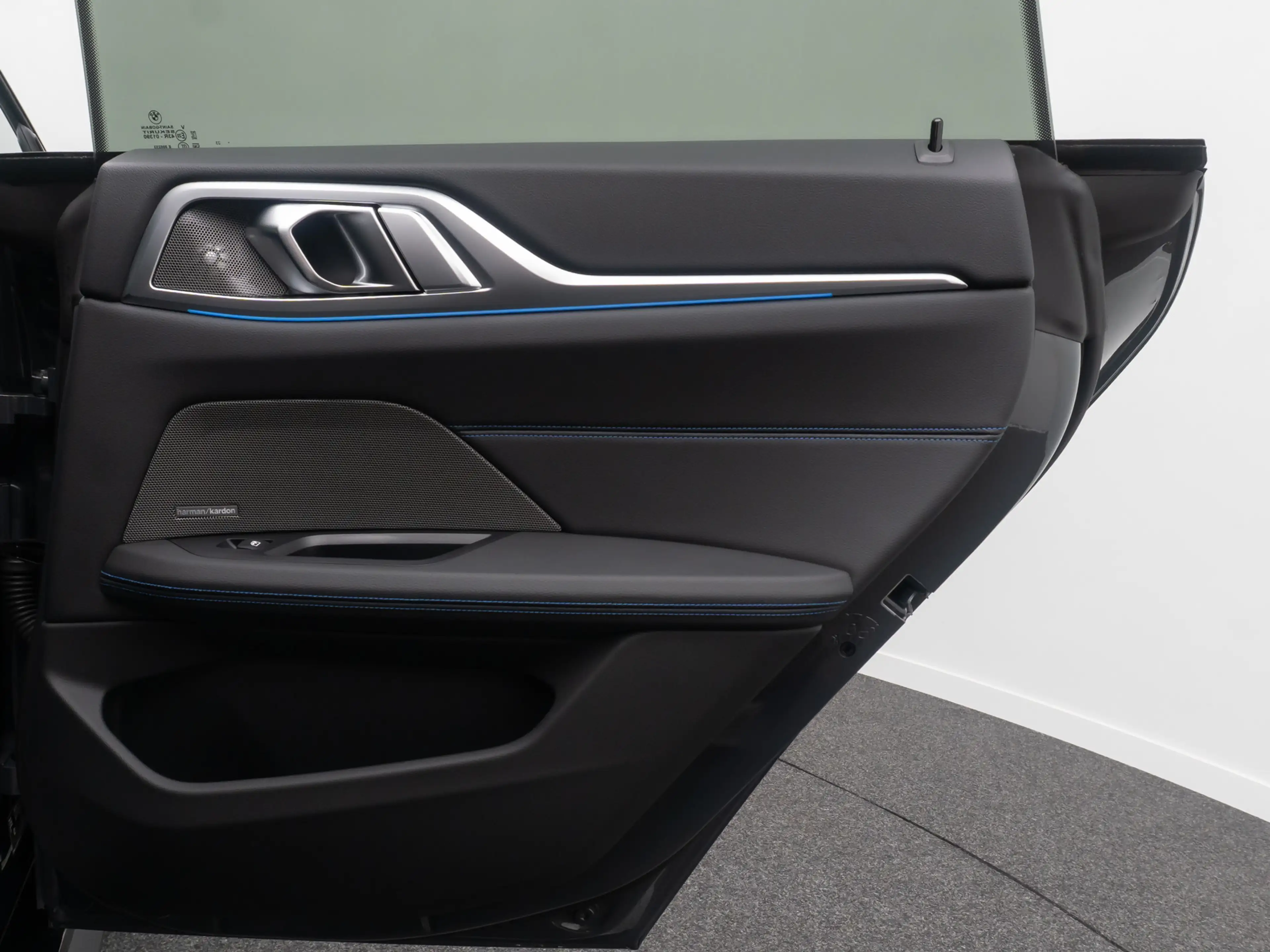 BMW i4 GC M Sport H K Kamera HUD DAB GSD 19Zoll — photo 32