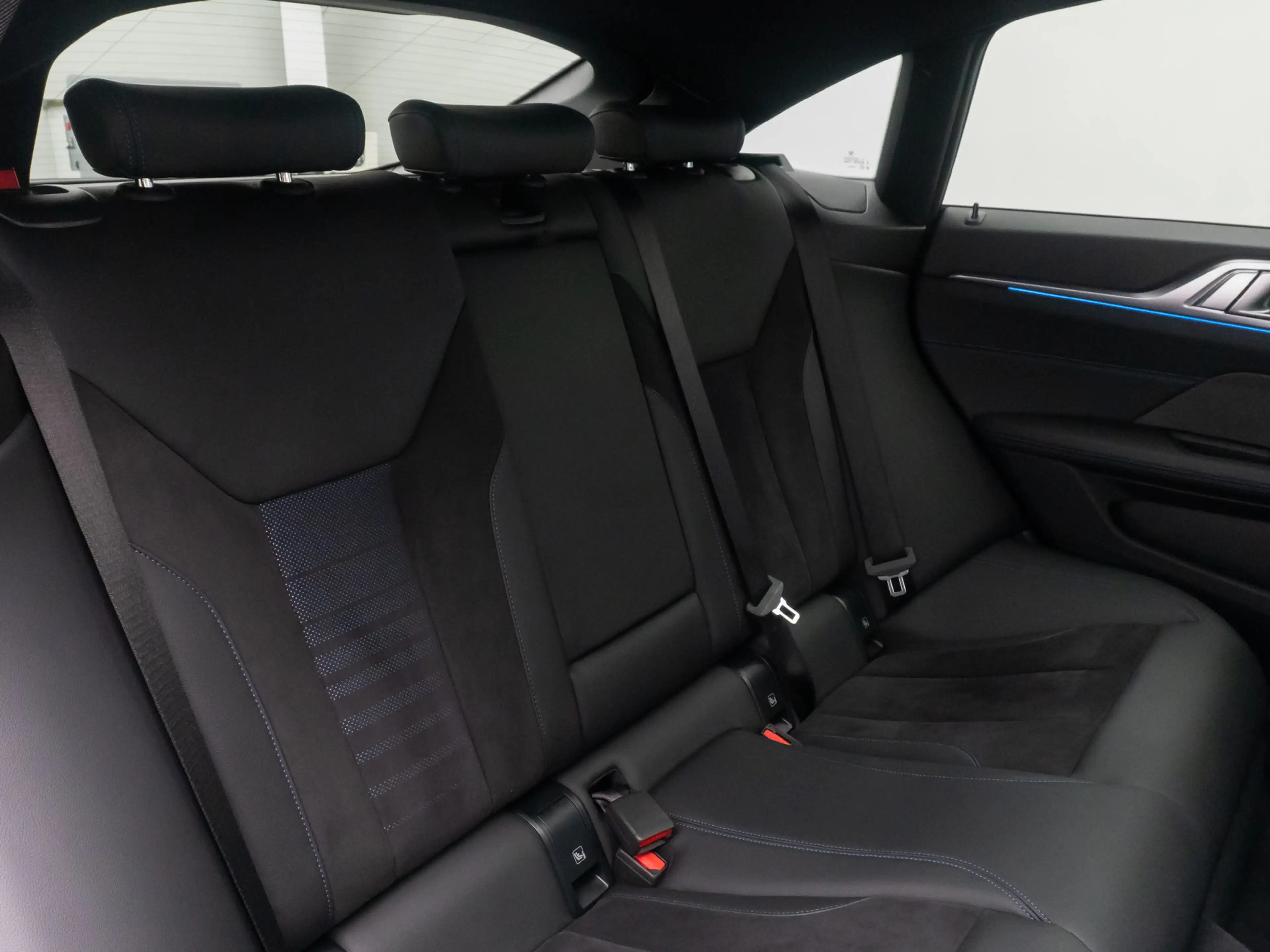 BMW i4 GC M Sport H K Kamera HUD DAB GSD 19Zoll — photo 29