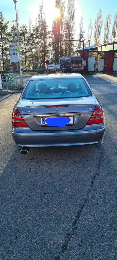Mercedes-Benz E 220 Avantgarde CDI Sequentronic - 2