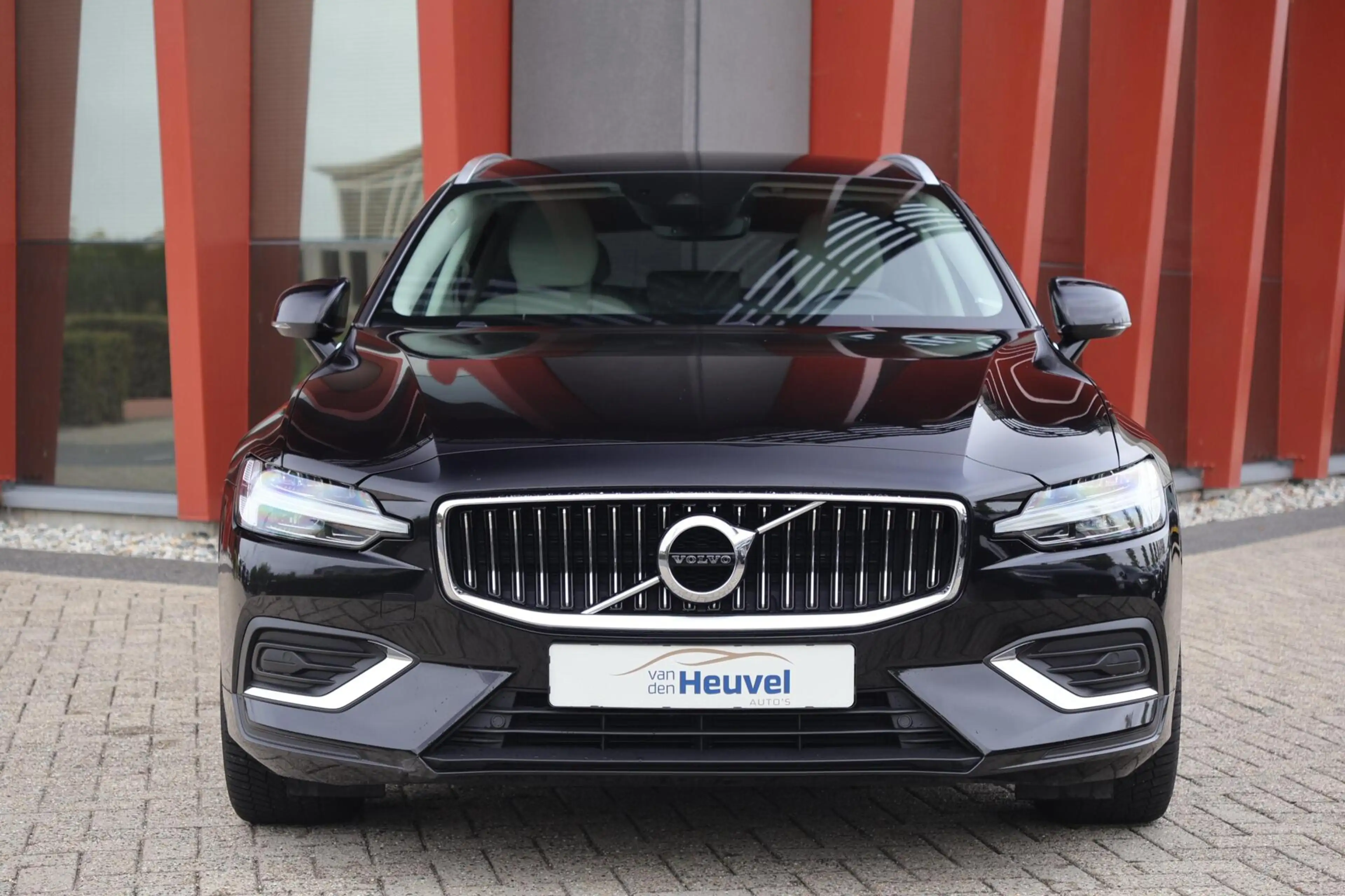 Volvo V60 T4 Inscription | Stoelverwarming | Trekhaak | Lede — photo 2