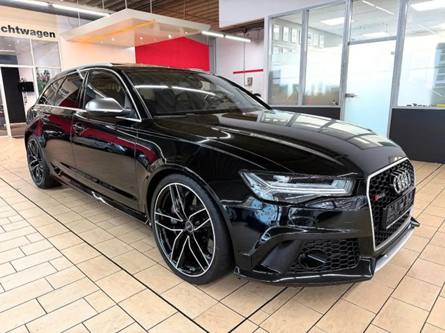 Audi RS6 4.0 TFSI QUATTRO*VOLLAUSST+PANO+21'RS* 67TKM Zwart - 1