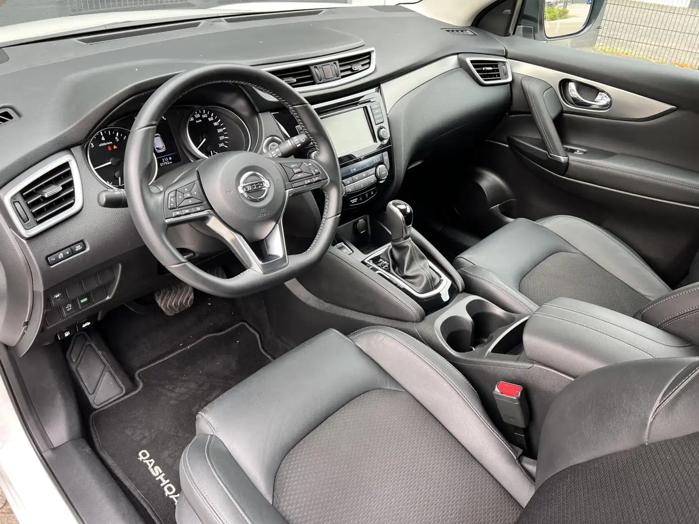 Nissan Qashqai 1.3 DIG-T Tekna Blanc - 2