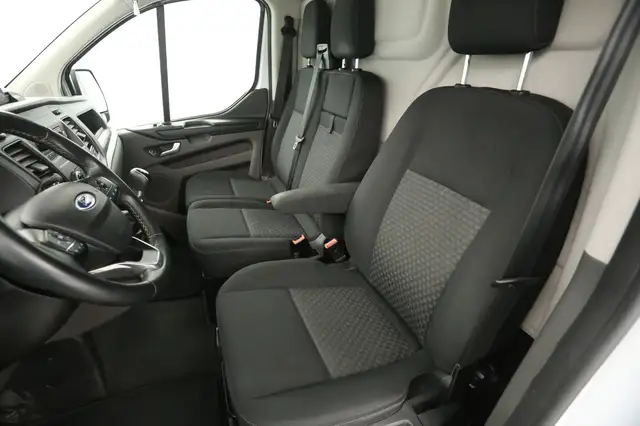 Ford Transit Custom view 11