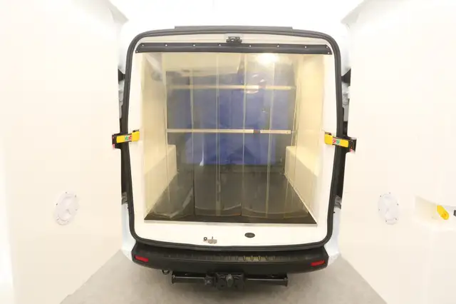 Ford Transit Custom view 3
