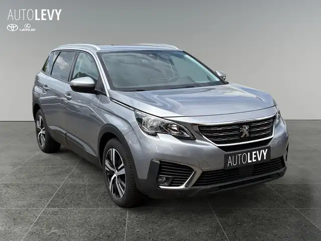 Peugeot 5008 view 8