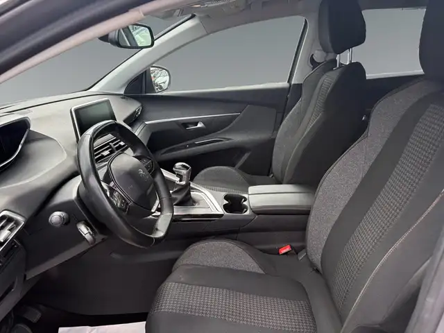 Peugeot 5008 view 10