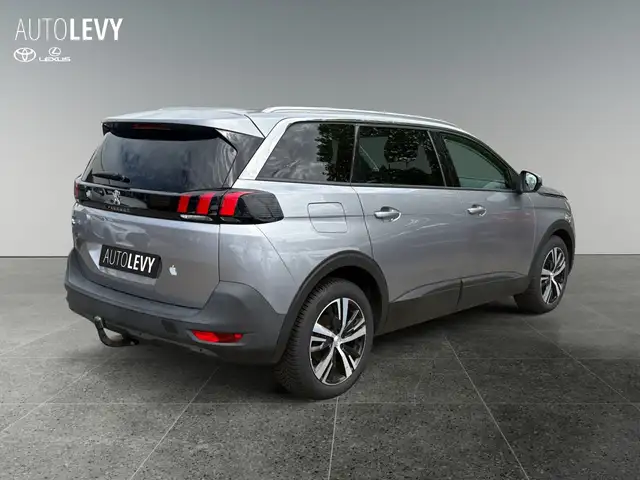 Peugeot 5008 view 6