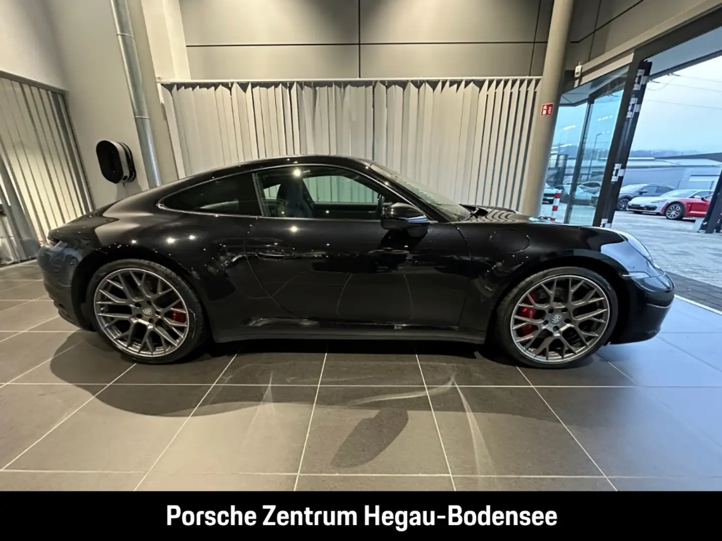Porsche 992 (911) Carrera 4S/Sportabgasanlage/Sport Chrono/PDL Schwarz - 2