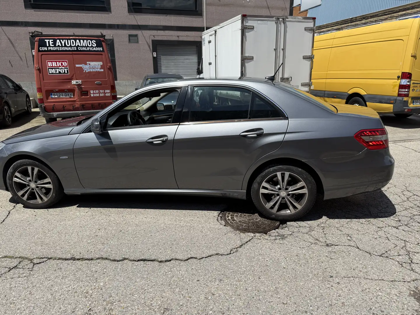 Mercedes-Benz E 200 200CDI BE 7G Plus - 2