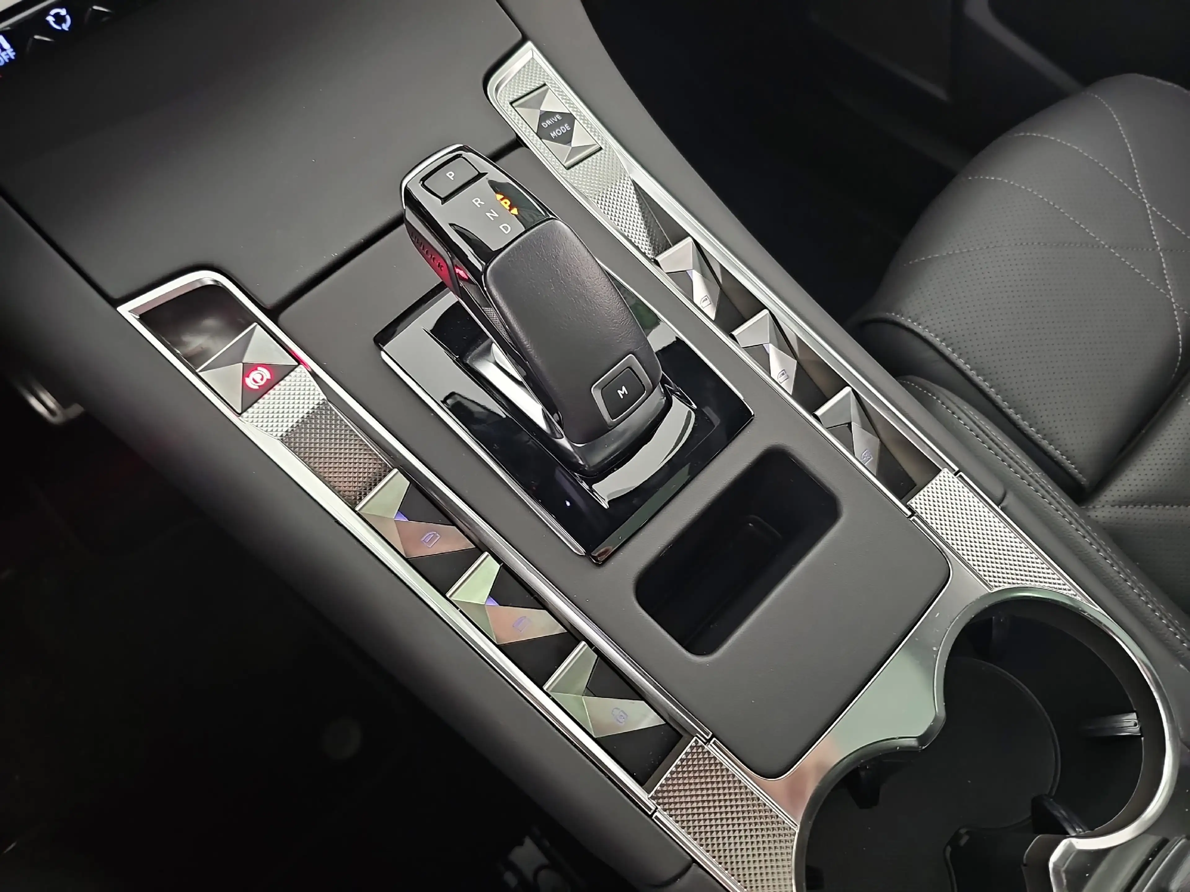 DS Automobiles DS 7 1.5 BlueHDi 130 S&S Rivoli SITZHEIZUNG*LEDER — photo 13