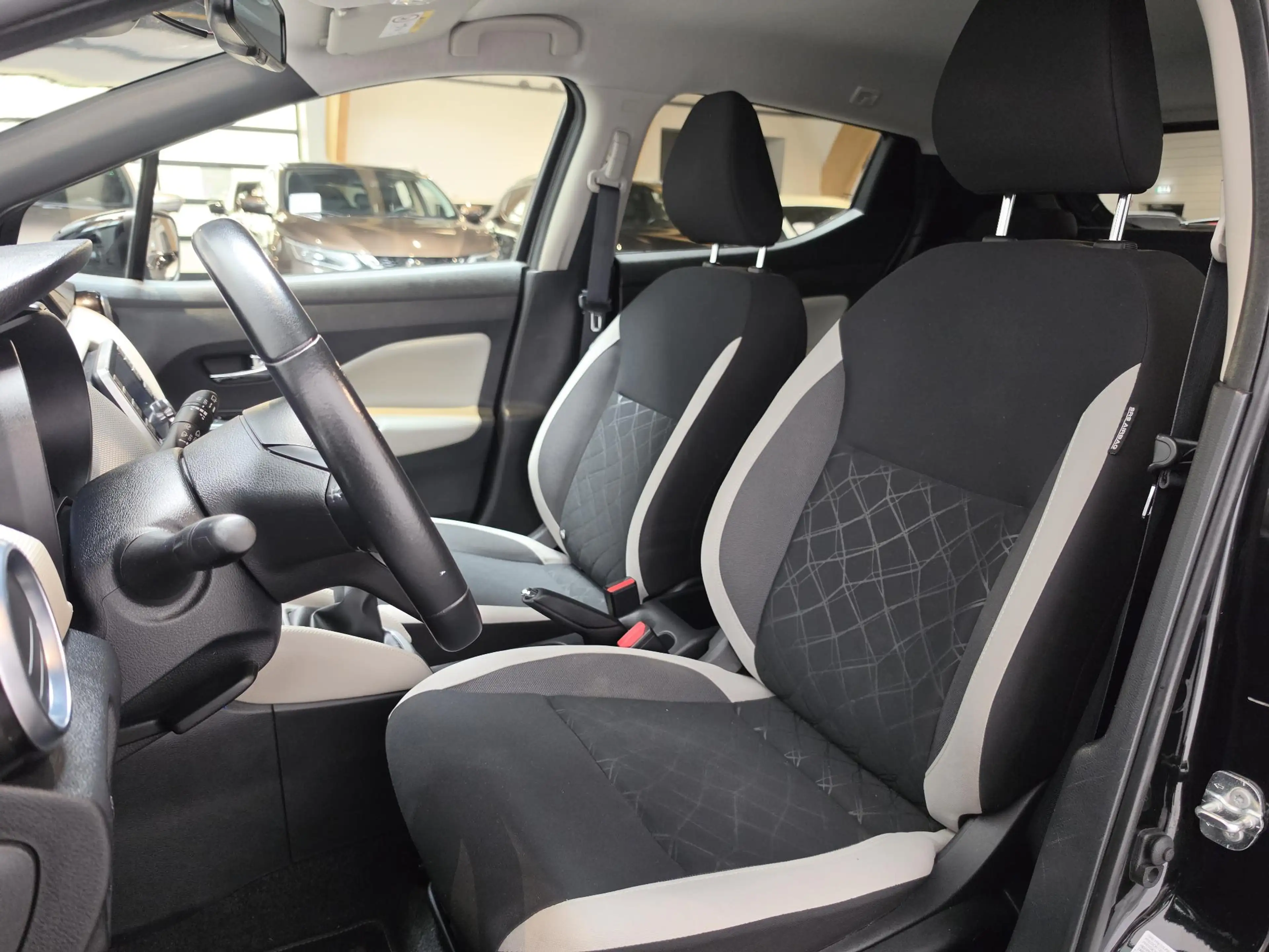 Nissan Micra 1.0 IG-T N-Connecta - Apple Carplay/ Android Auto — photo 12