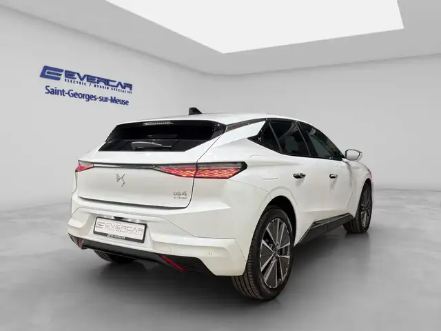 DS Automobiles N°4 view 4