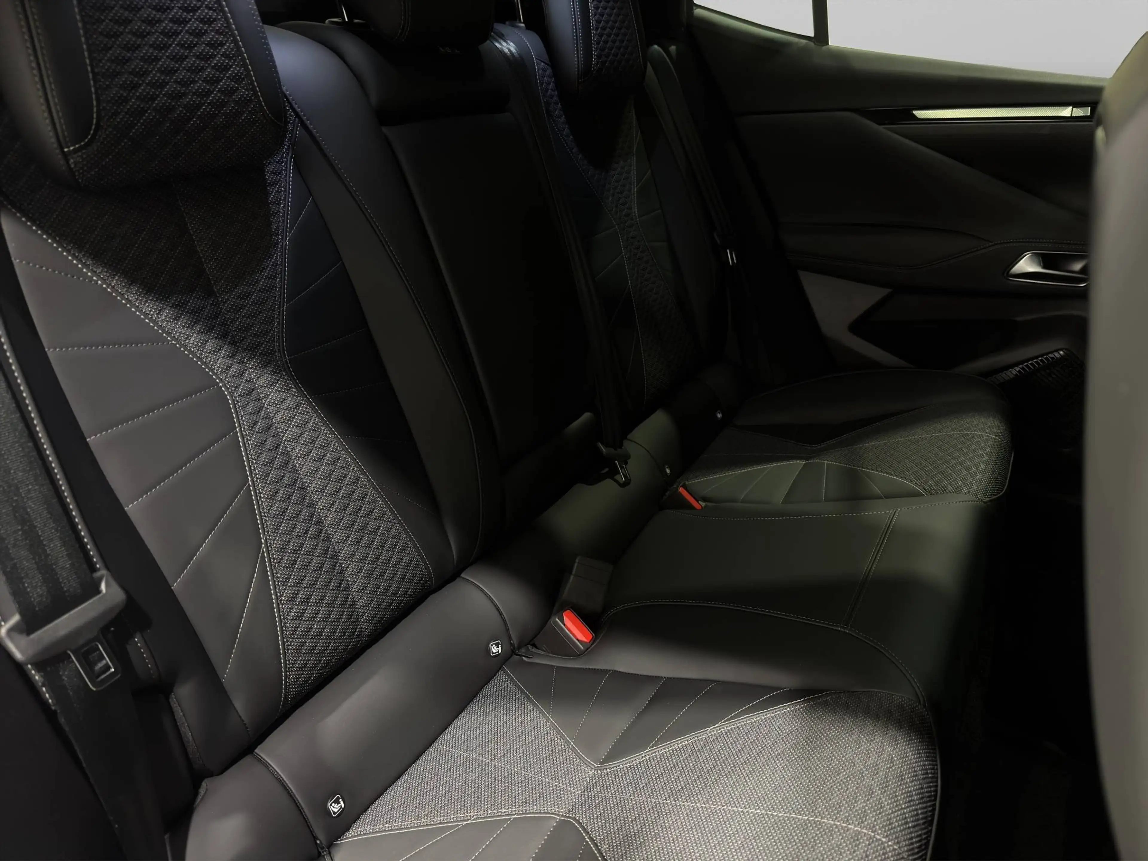 DS Automobiles N°4 PALLAS ***HEATED SEATS*MATRIX LIGHTS*** — photo 12