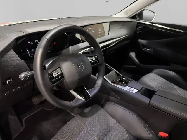 DS Automobiles N°4 view 8