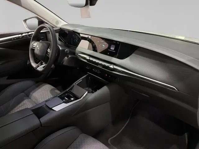 DS Automobiles N°4 view 9