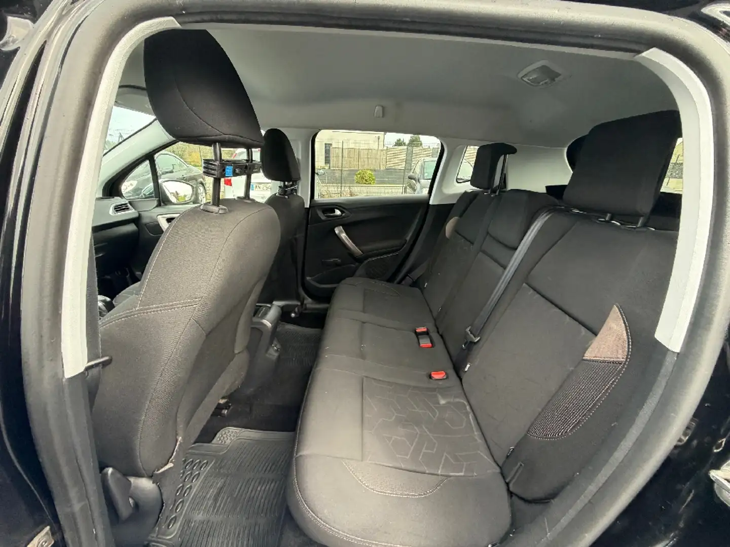 Peugeot 2008 1.6 BlueHDi 100ch BVM5 STYLE - 2