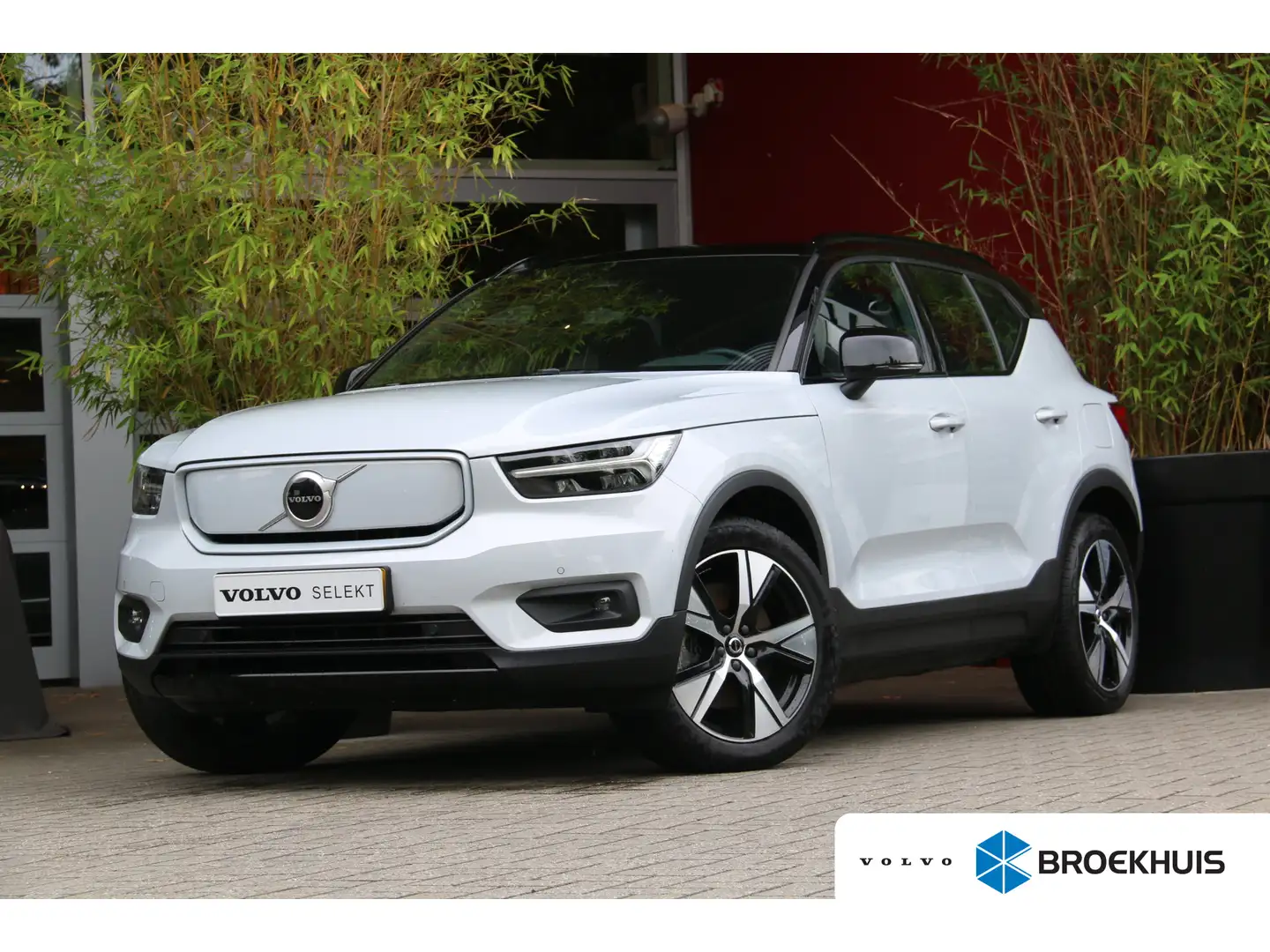 Volvo XC40 Recharge P8 AWD R-Design | Trekhaak | Camera | Stu Grijs - 1