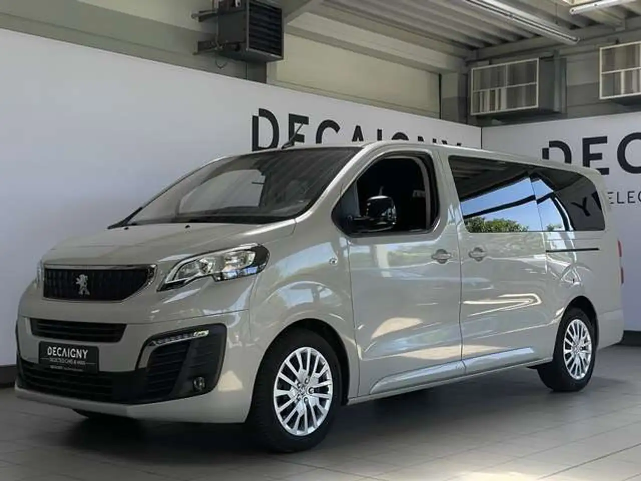 Peugeot Traveller