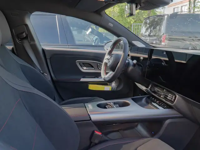 Mercedes-Benz Cla view 9
