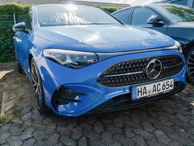 Mercedes-Benz Cla view 3