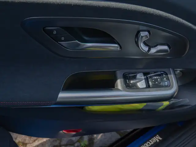 Mercedes-Benz Cla view 12
