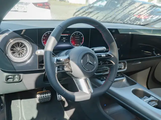 Mercedes-Benz Cla view 11