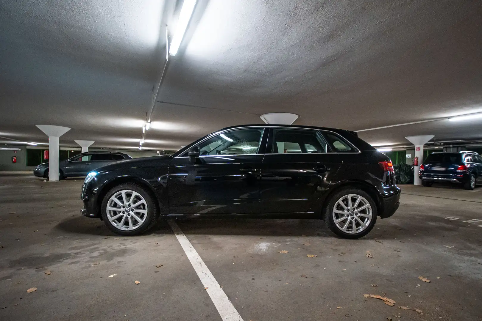 Audi A3 SB 1,0 TFSI intense Schwarz - 2
