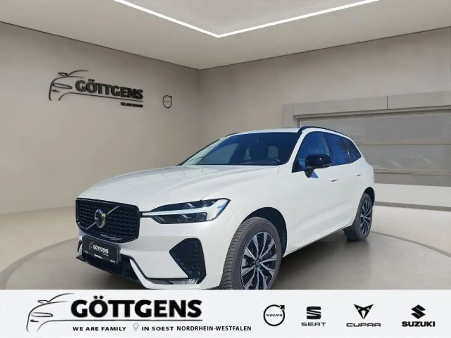 Volvo XC60 B4 Plus Dark PANO BUSINESS PAKET LED NAVI Blanc - 1