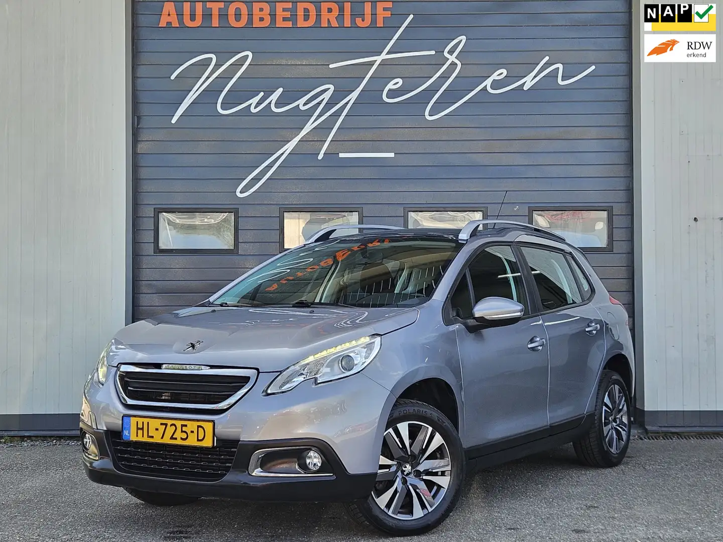 Peugeot 2008 1.2 PureTech Active|Pano|Clima|Navi|Trekhaak !! Grijs - 1