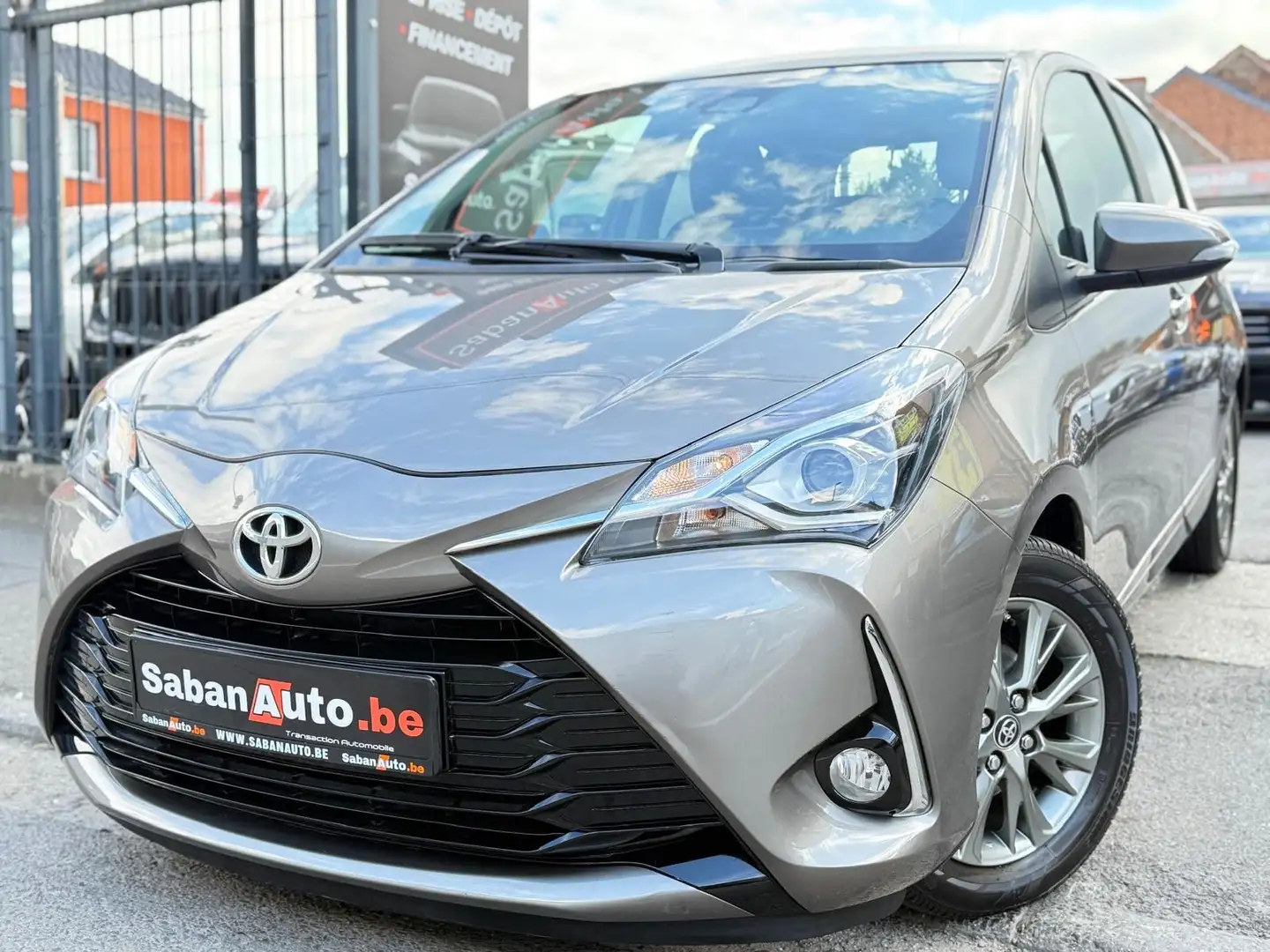 Toyota Yaris Yaris 1.0i VVT-i • NAVI • CAMERA • JANTES Grijs - 1