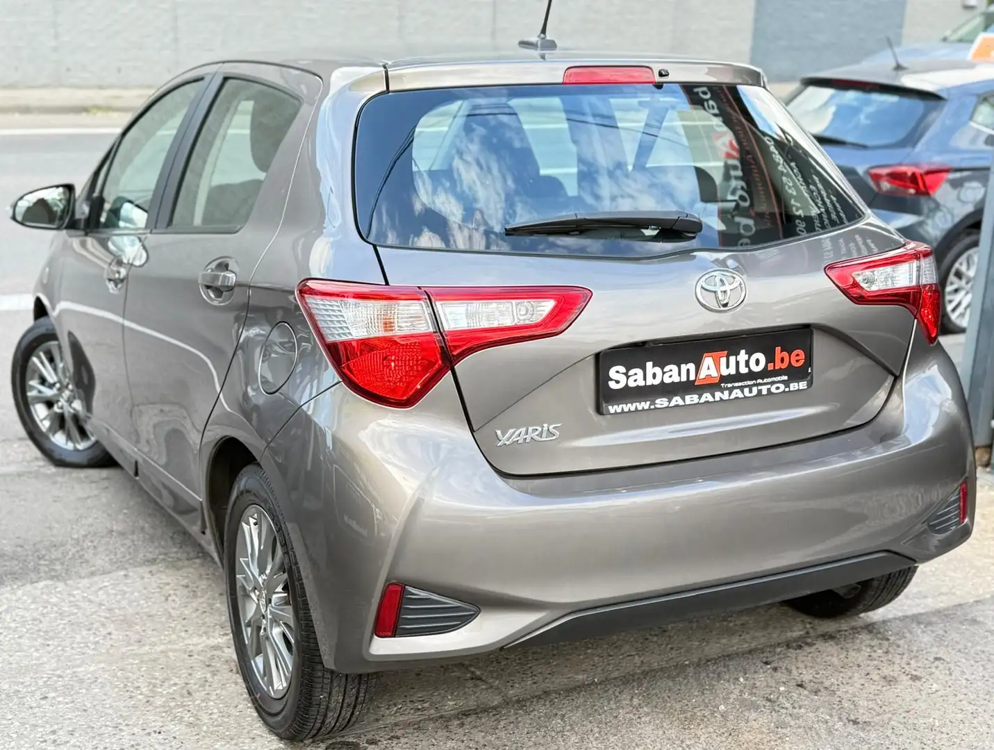 Toyota Yaris Yaris 1.0i VVT-i • NAVI • CAMERA • JANTES Grijs - 2