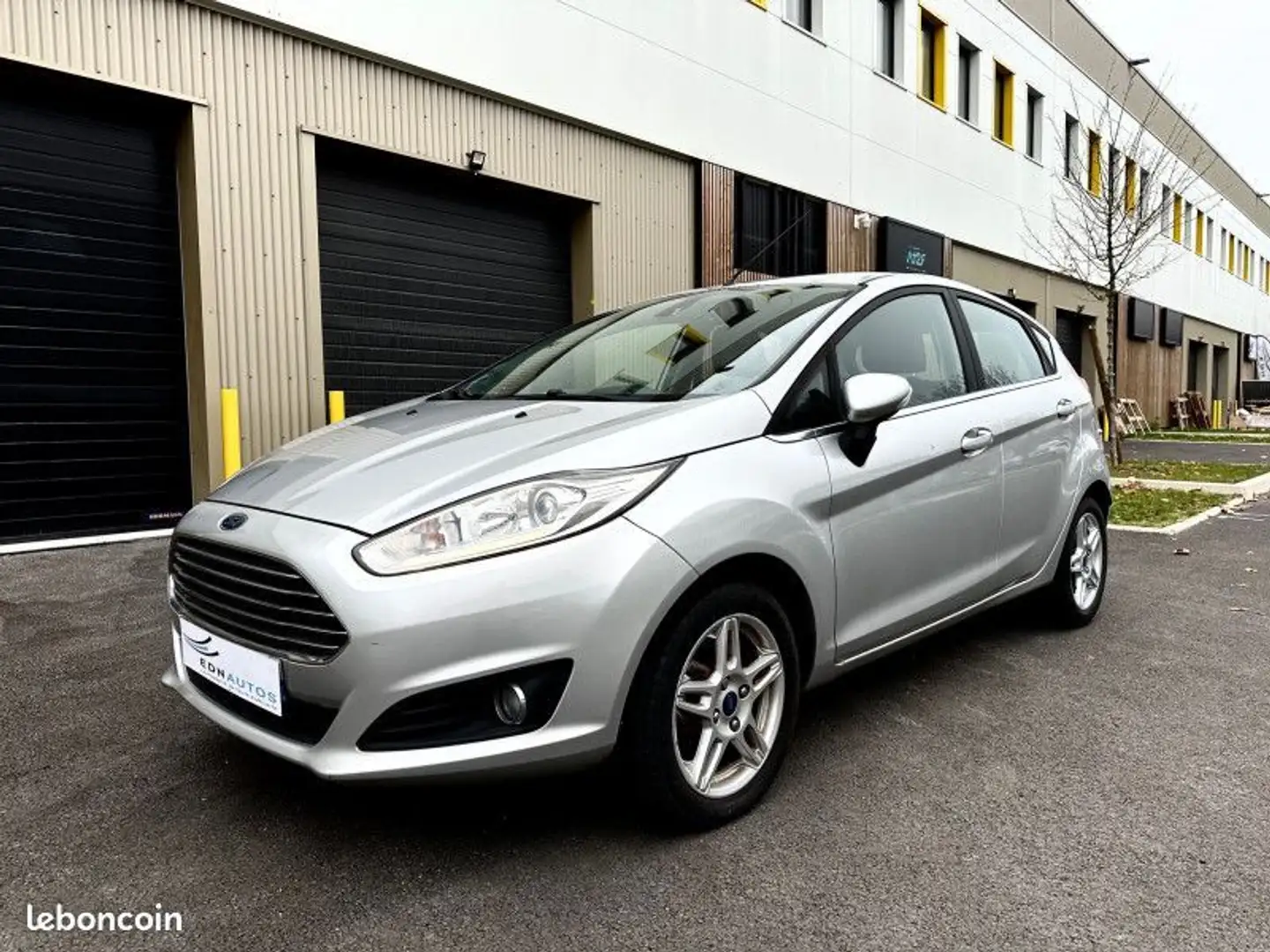 Ford Fiesta 1.0 80CH TITANIUM 5P OPPORTUNITÉ Gris - 1
